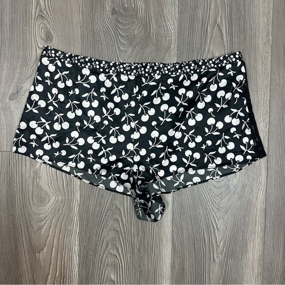 Victoria’s Secret Cherry Print Satin Pajama Shorts Black White Lace Medium - Picture 1 of 7